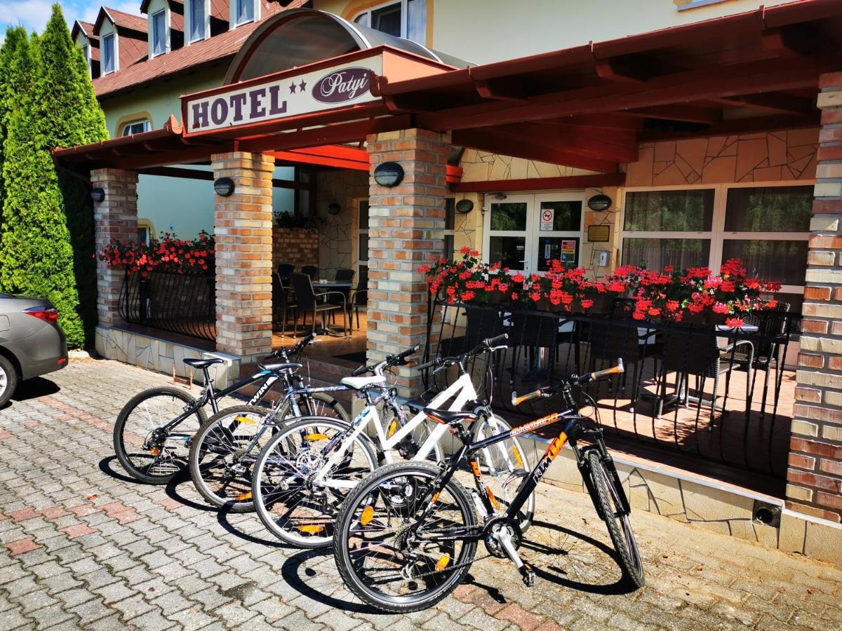 Patyi Etterem Es Hotel Bögöte Exteriör bild