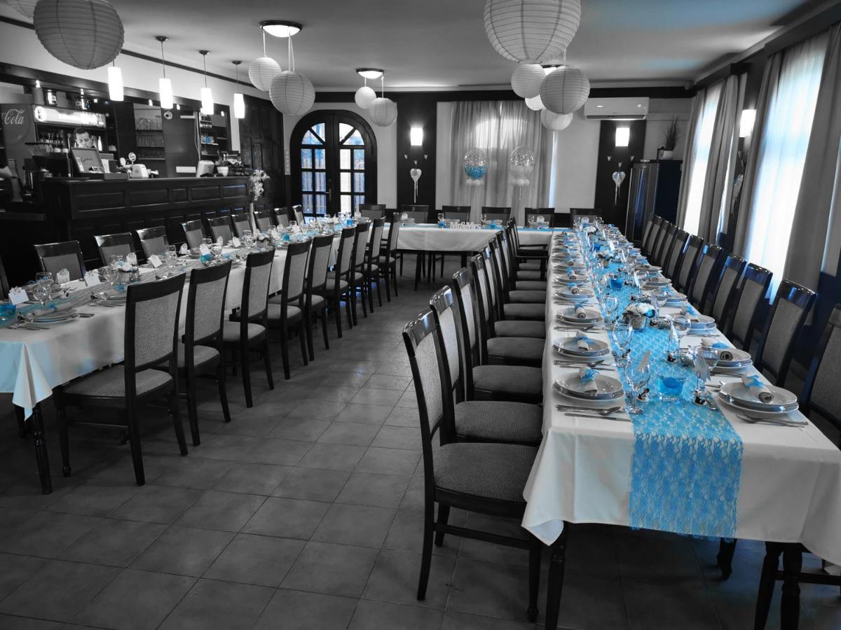 Patyi Etterem Es Hotel Bögöte Exteriör bild