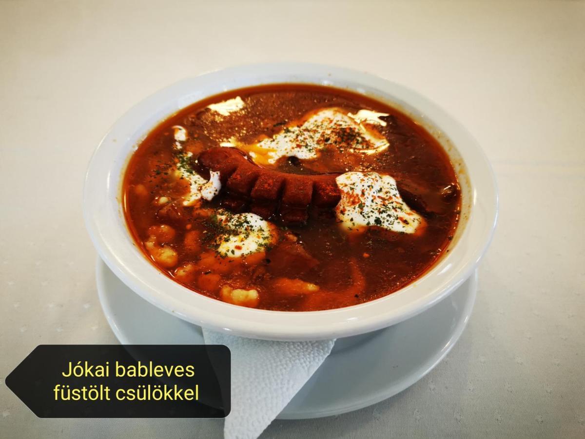 Patyi Etterem Es Hotel Bögöte Exteriör bild