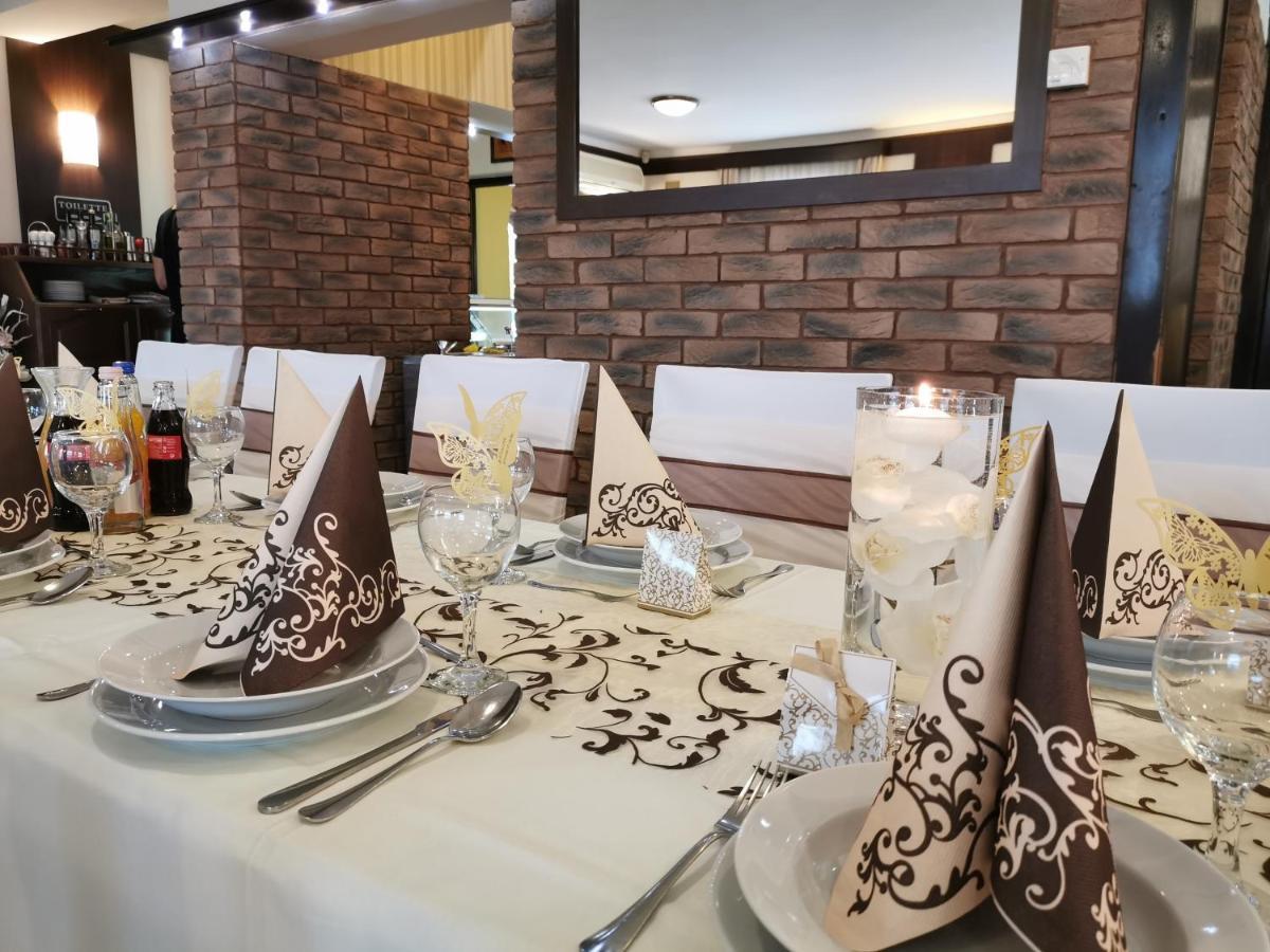 Patyi Etterem Es Hotel Bögöte Exteriör bild
