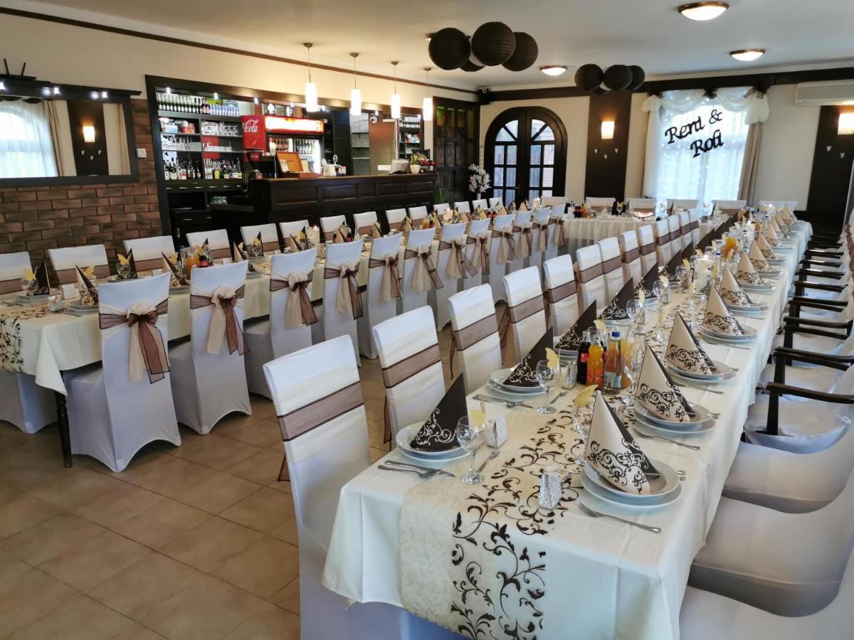 Patyi Etterem Es Hotel Bögöte Exteriör bild