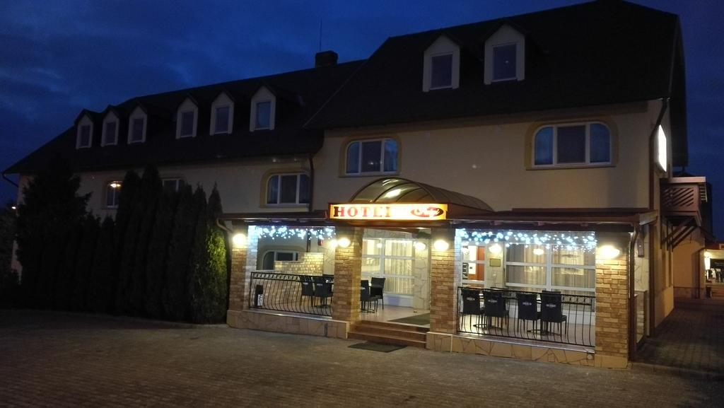 Patyi Etterem Es Hotel Bögöte Exteriör bild